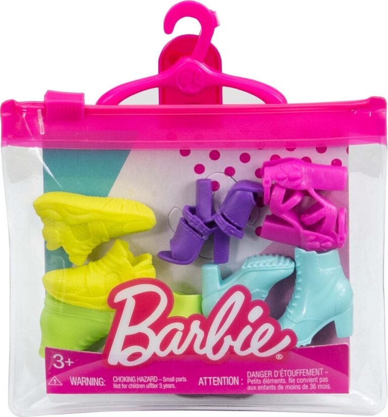 Barbie-Schuhzubehör in bunter Verpackung mit verschiedenen Stilen. Barbie-Schuhzubehör in bunter Verpackung mit verschiedenen Stilen.